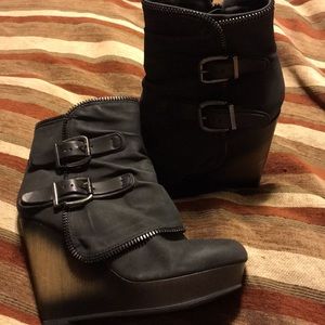 Not Rated boots size 8